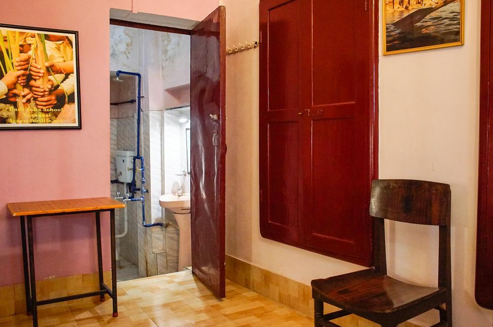 Brown Bread Bakery Guest House Varanasi Exterior photo