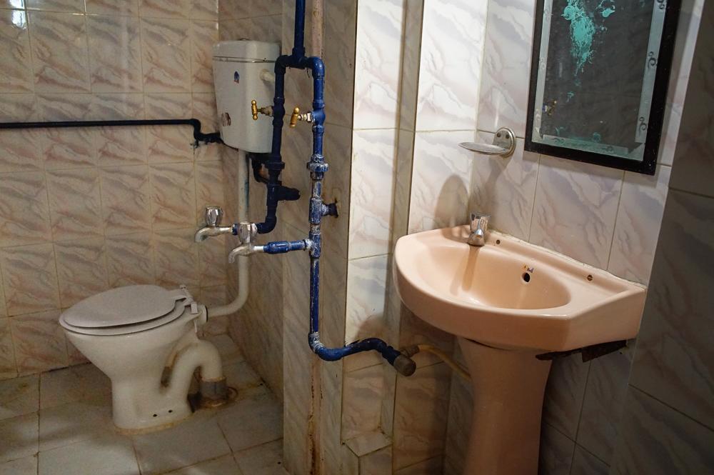 Brown Bread Bakery Guest House Varanasi Exterior photo